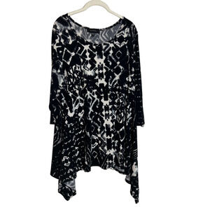 Karen Kane Womens Tunic Size 2X Black White Abstract Print Sharkbite Hemline